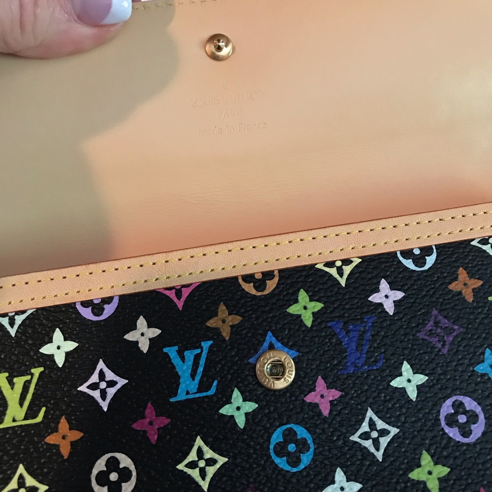 Authentic LOUIS VUITTON
Monogram Multicolor Porte Tresor Intl Wallet Black